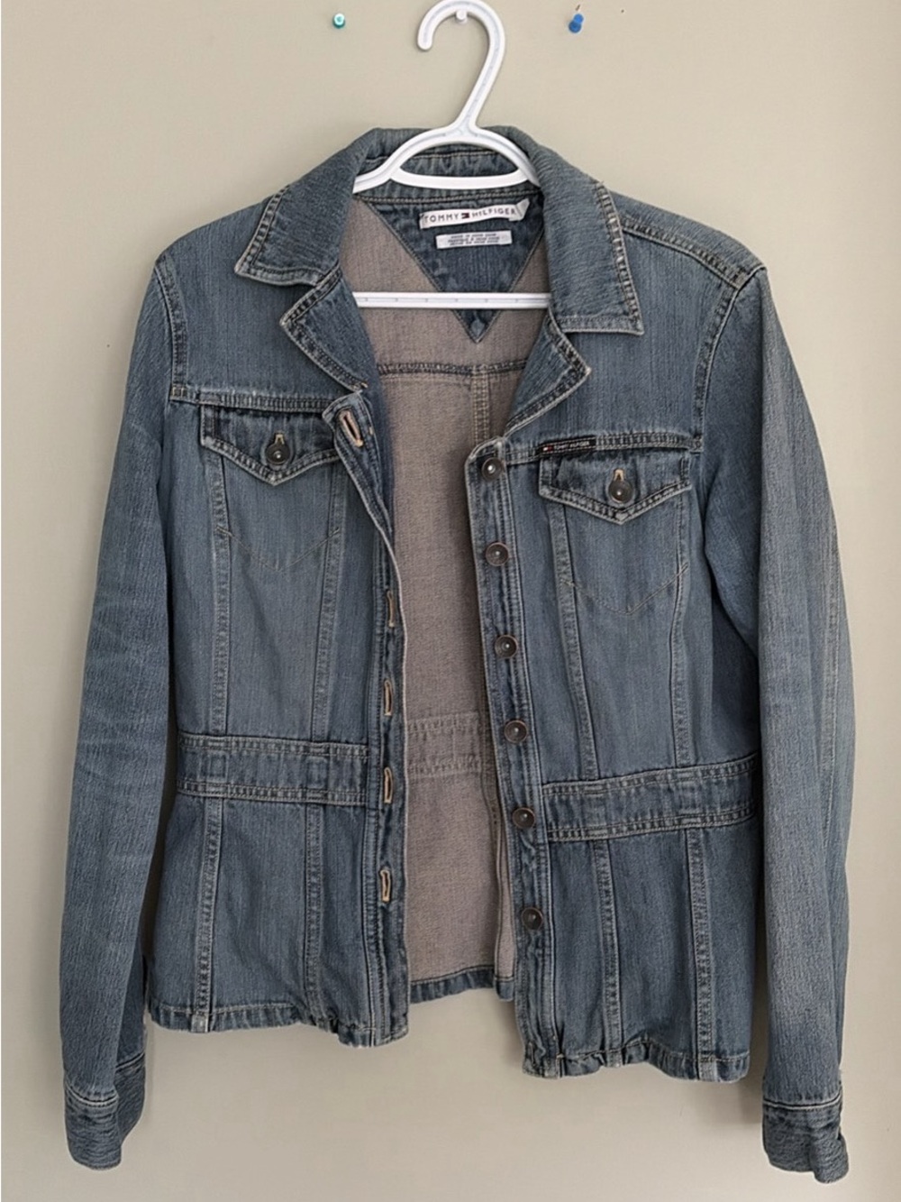 Vintage Tommy Hilfiger Women's Light Wash Denim Jacket - Blue